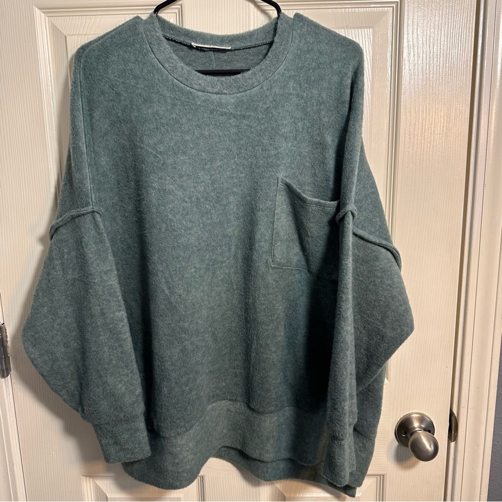 Women’s Zenana Sweater, size L/XL 
last 2 pictures are recent.
Good condition